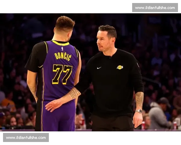 NBA手机版全新升级实时比分球星资讯赛事直播尽在掌中更多精彩